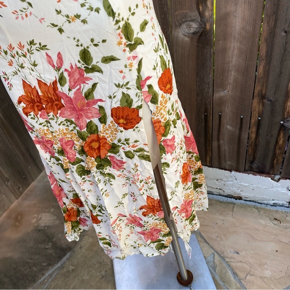 Reformation Floral Reformation The Juliette
Dress in Tropique size 0 - Picture 7 of 15